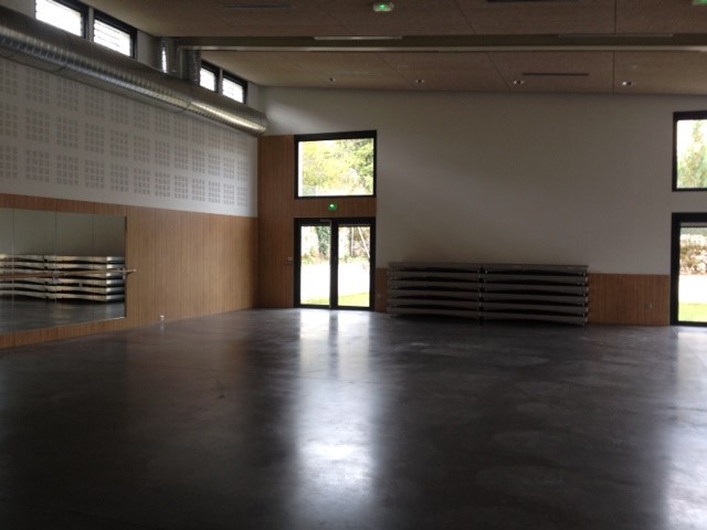 Salle des fêtes de Douelle